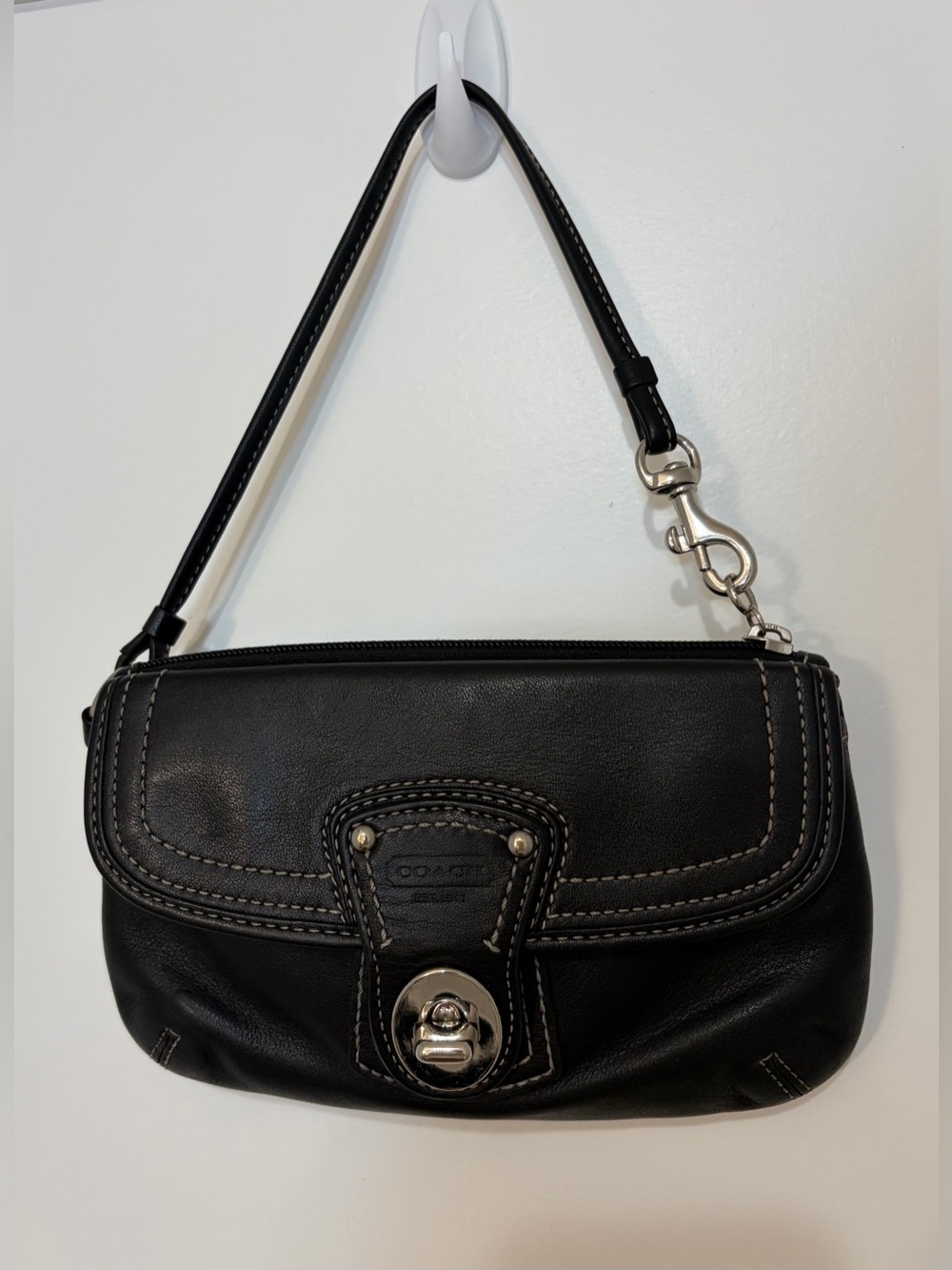 Coach 1941 Legacy Black Leather Silver Turn Lock Wristlet Clutch w/ Zip Closure - Picture 2 of 16